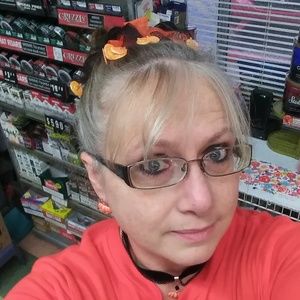 Meet your Posher, Angie